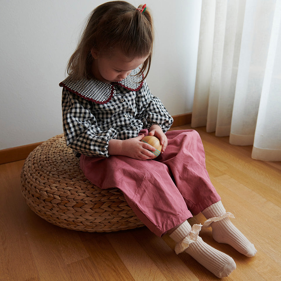 Dorthea socks - lace