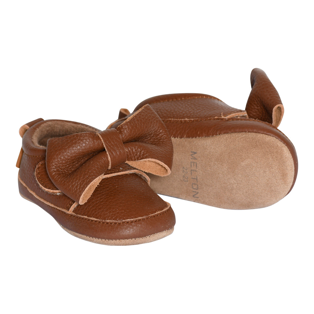 Bow leather slippers